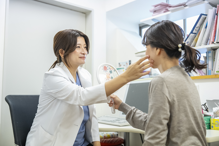 自分のホクロが気になる方は当院までご相談ください