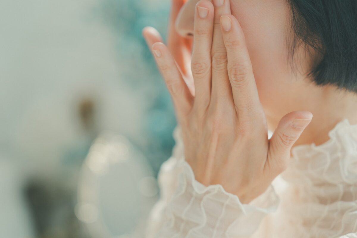 表情の癖がある