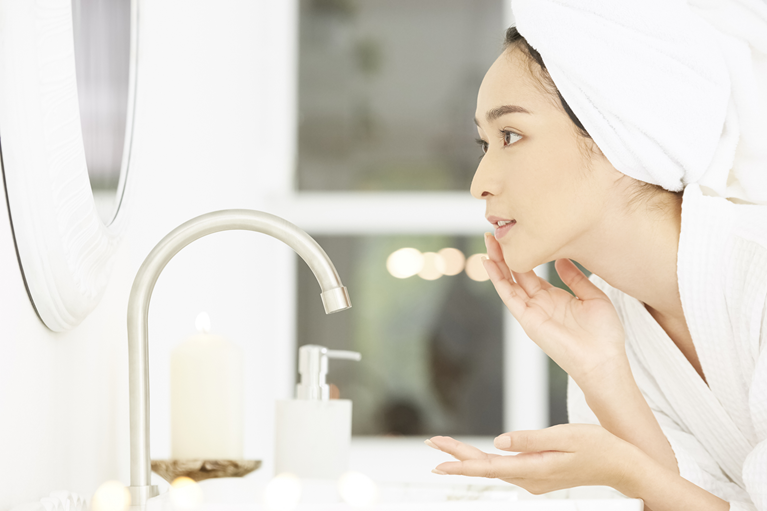 しみはセルフケアで改善できる？放置しても大丈夫？